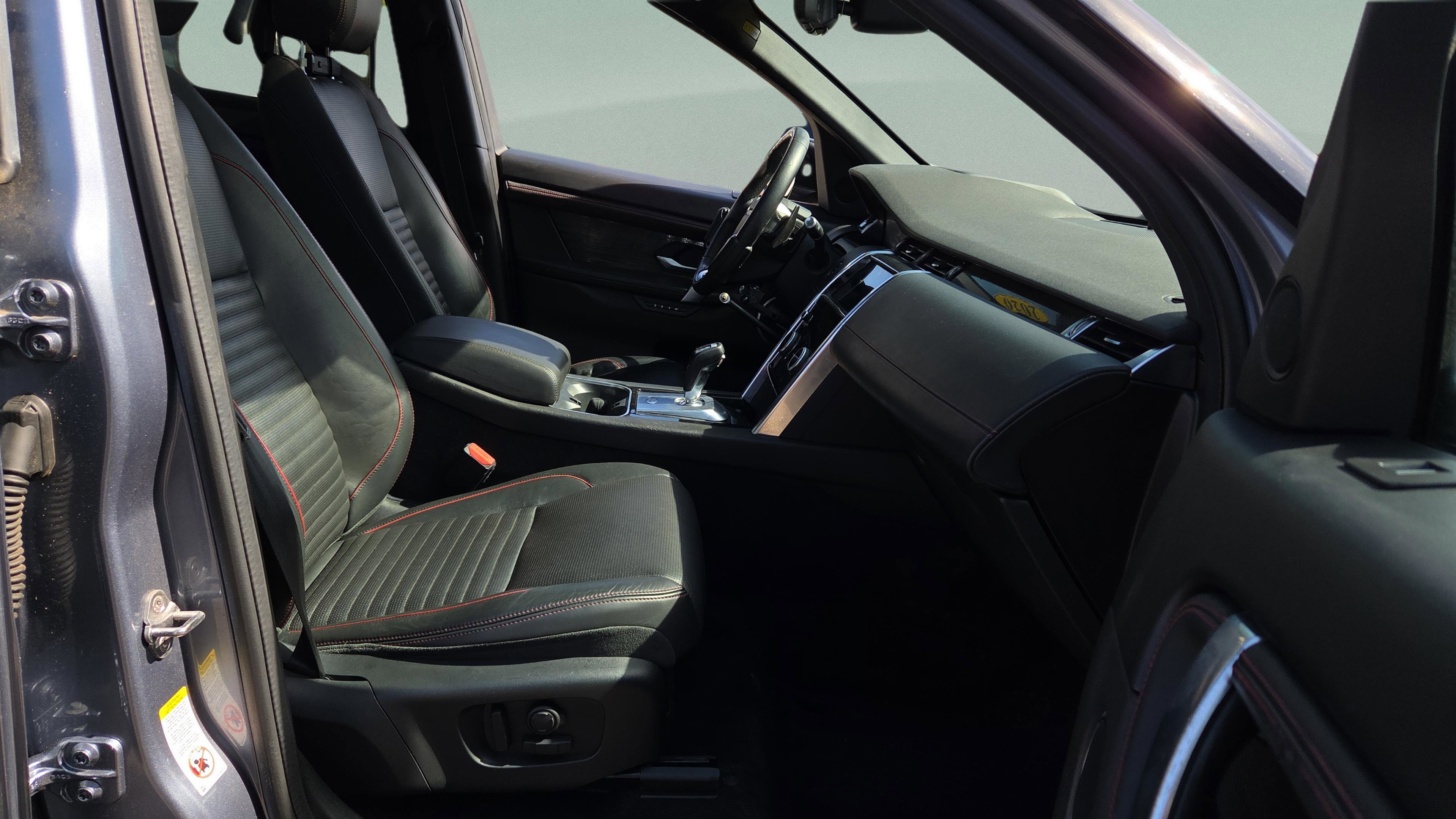 Used 2020 Land Rover Discovery Sport SE R-Dynamic image 22