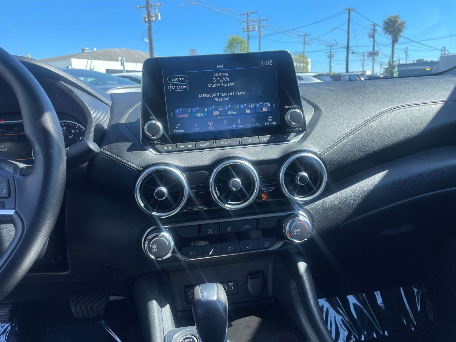 Used 2025 Nissan Sentra SV image 17