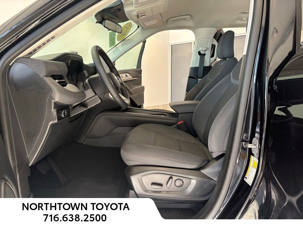 Used 2025 Ford Explorer Active image 17