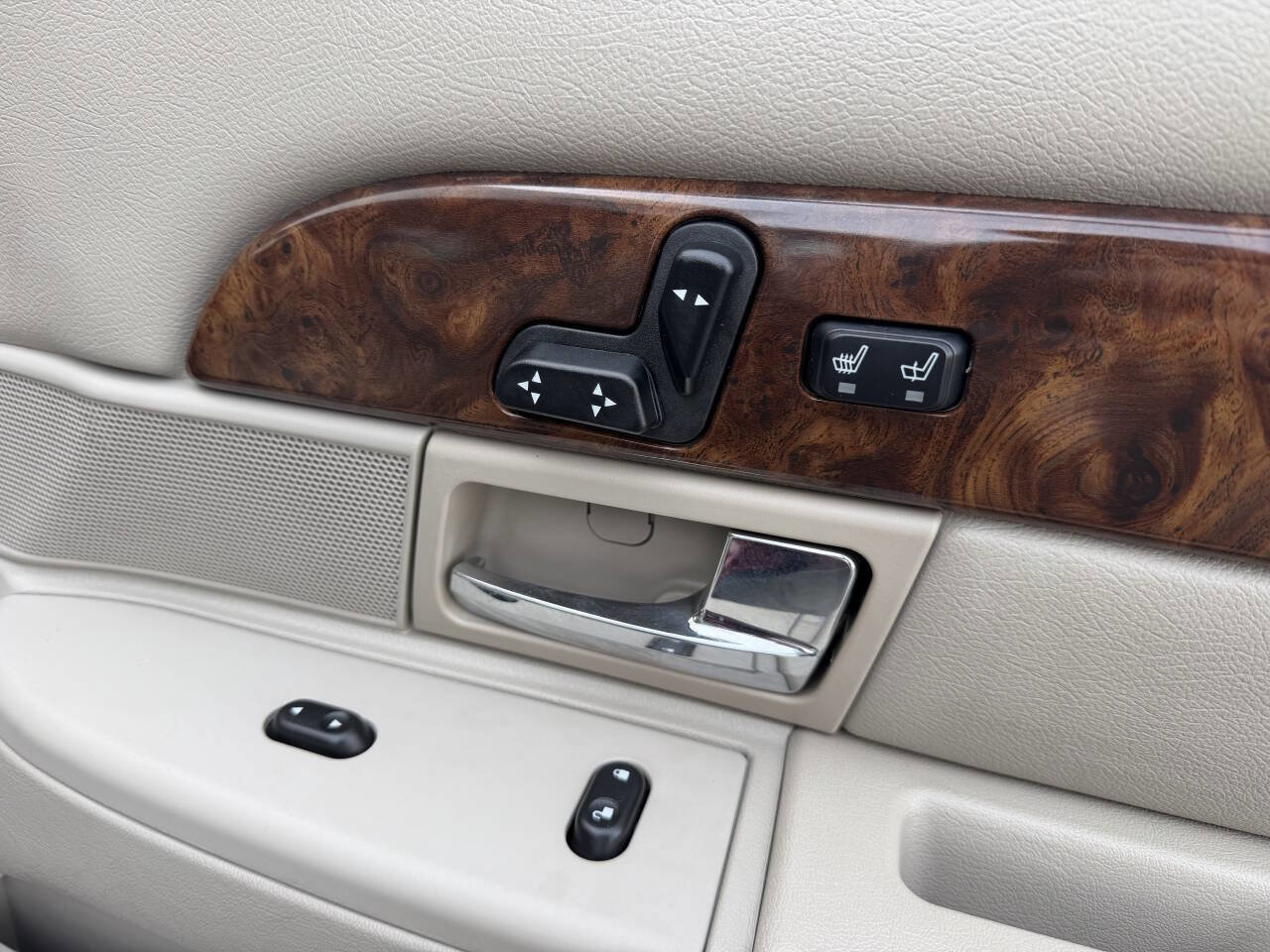 Used 2007 Mercury Grand Marquis LS image 23