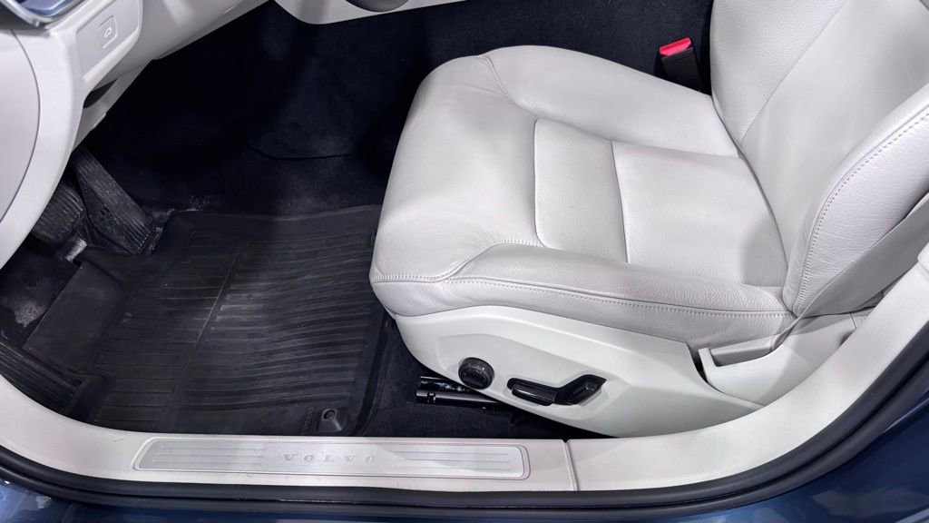 Certified 2024 Volvo S60 B5 Core w/ Climate Package AWD/4WD image 11