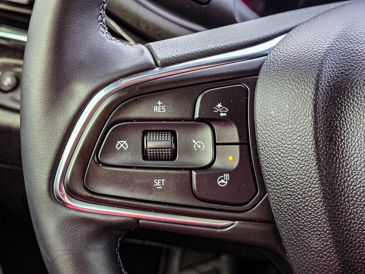 Used 2025 Buick Envista Sport Touring w/ Convenience I Package image 23