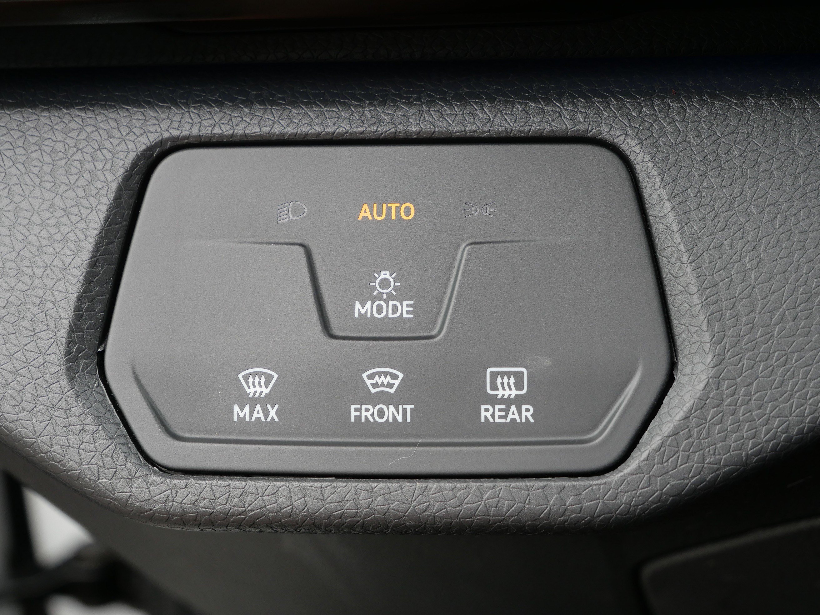 Certified 2023 Volkswagen ID.4 Pro AWD/4WD image 26
