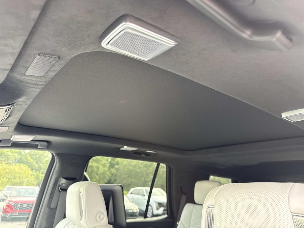 New 2026 Cadillac Escalade Platinum Sport w/ LPO, ONYX Package AWD/4WD image 34