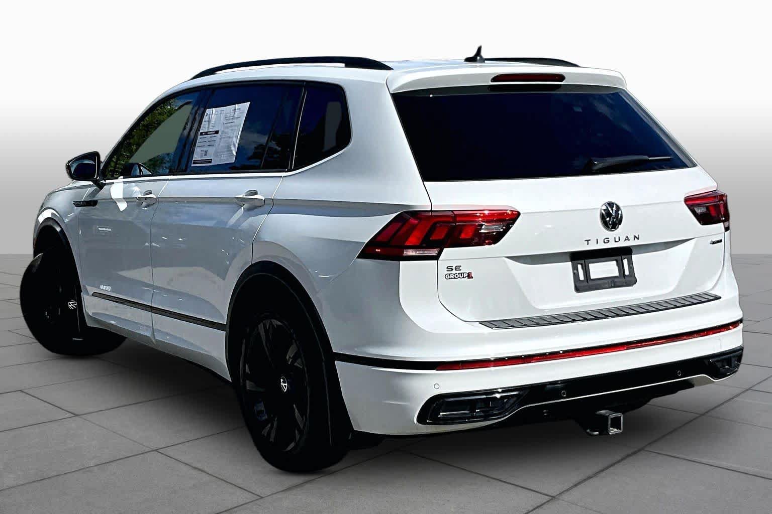 Used 2024 Volkswagen Tiguan SE R-Line AWD/4WD image 12