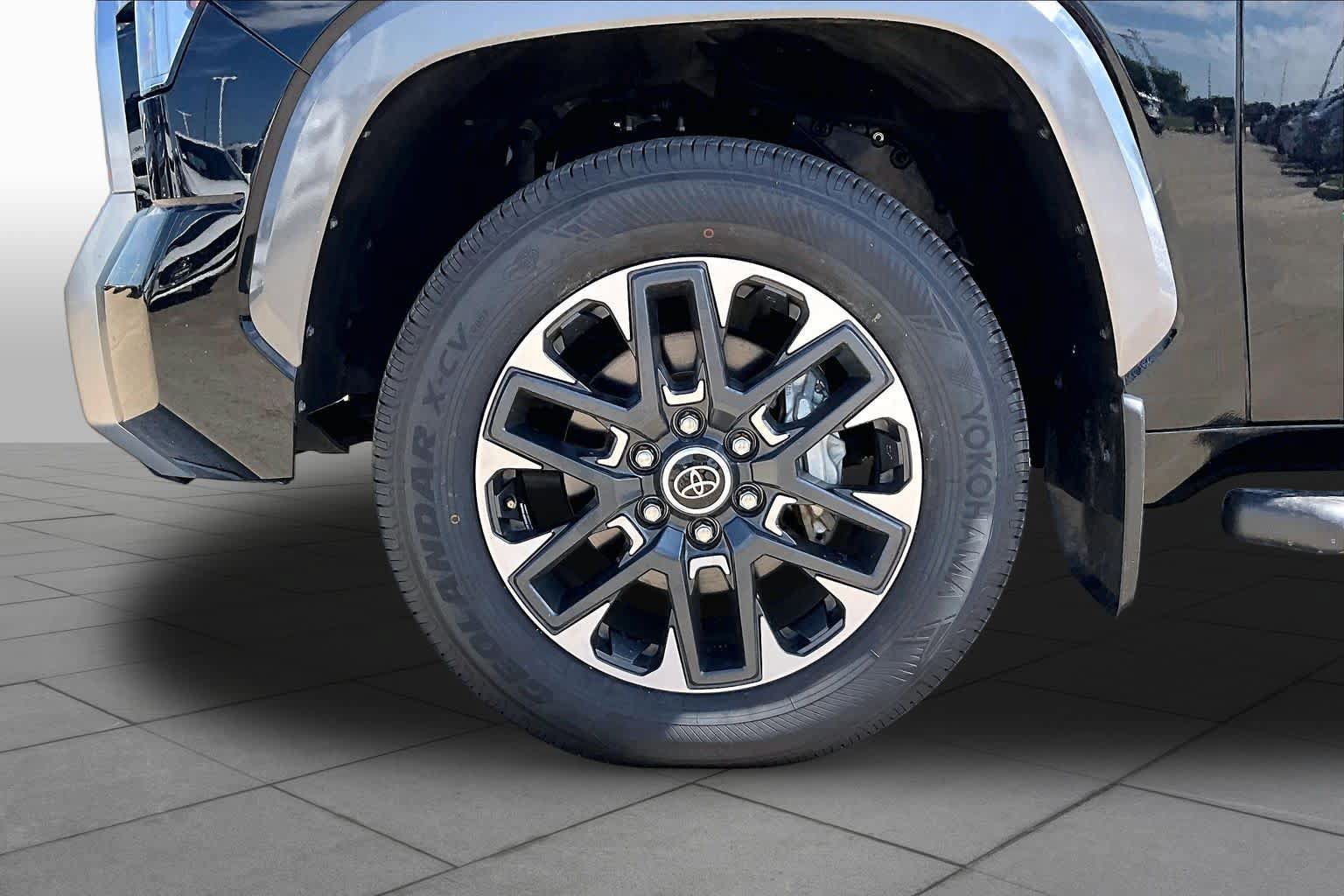 Used 2024 Toyota Tundra Limited AWD/4WD image 11