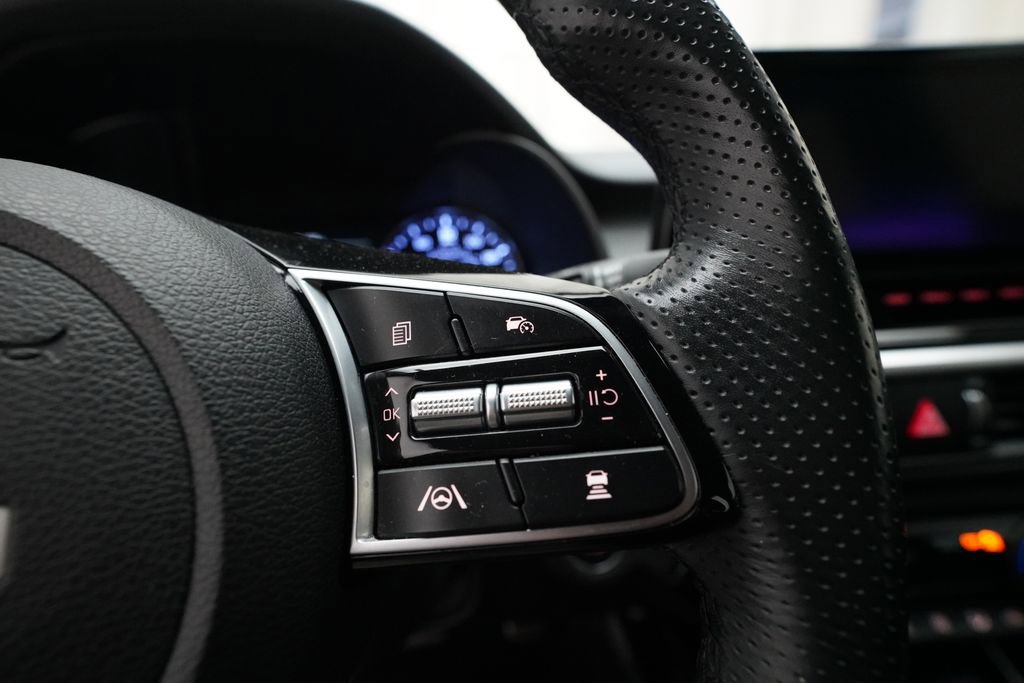 Used 2024 Kia Forte GT-Line w/ GT-Line Premium Package image 18