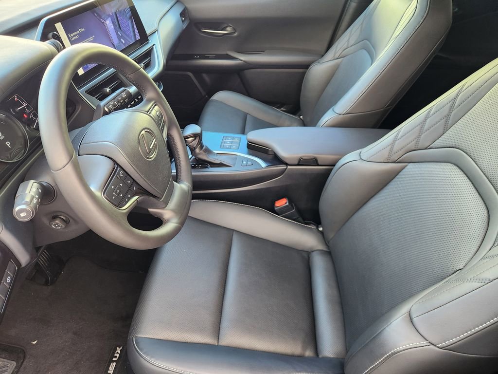 Used 2024 Lexus UX 250h AWD w/ Premium Package image 13