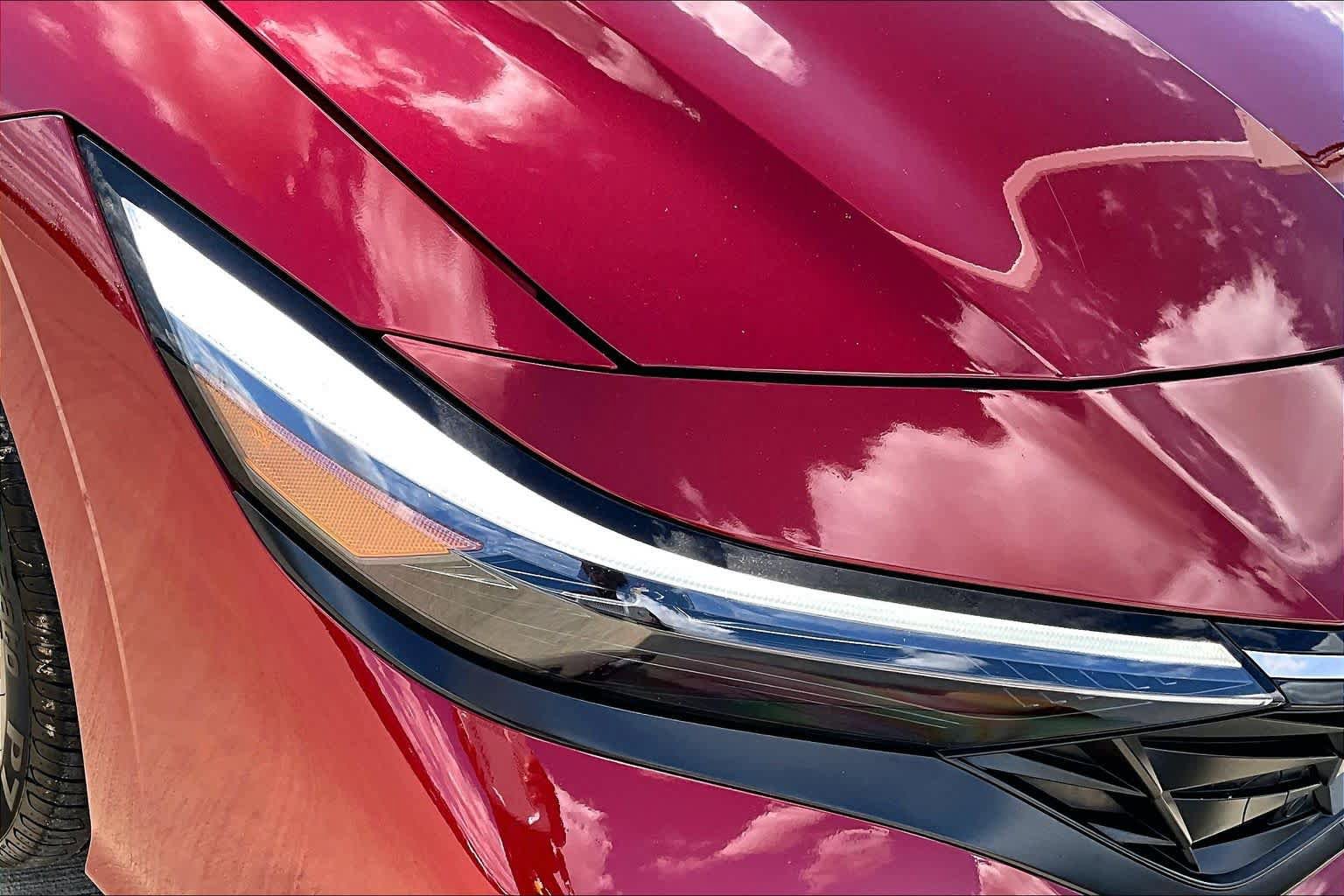Certified 2025 Hyundai Elantra Limited FWD image 27