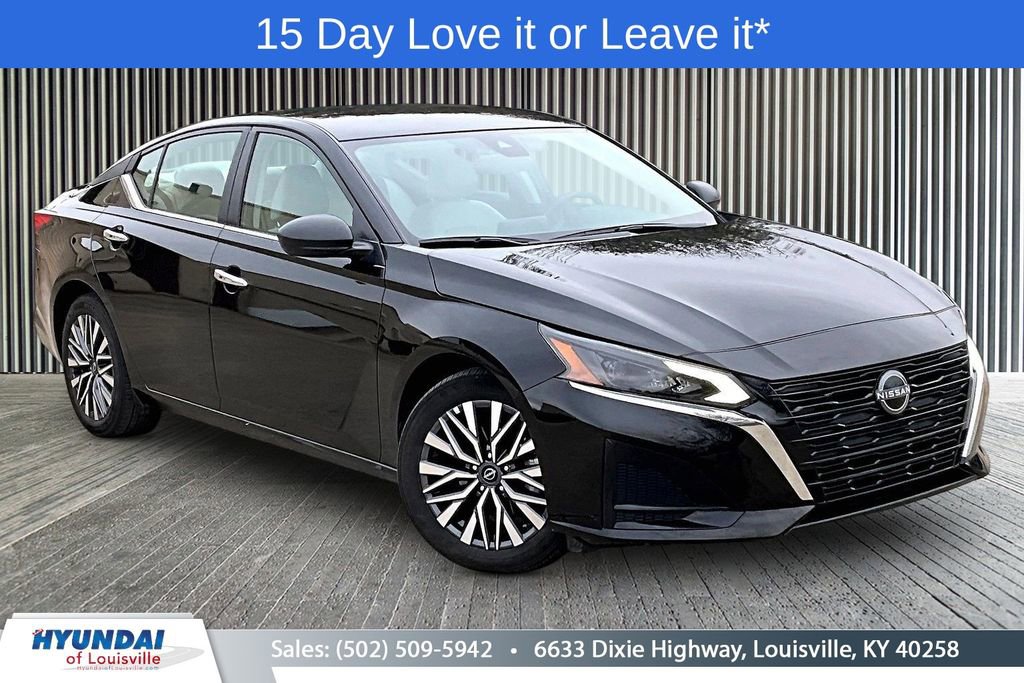 Used 2025 Nissan Altima 2.5 SV image 1