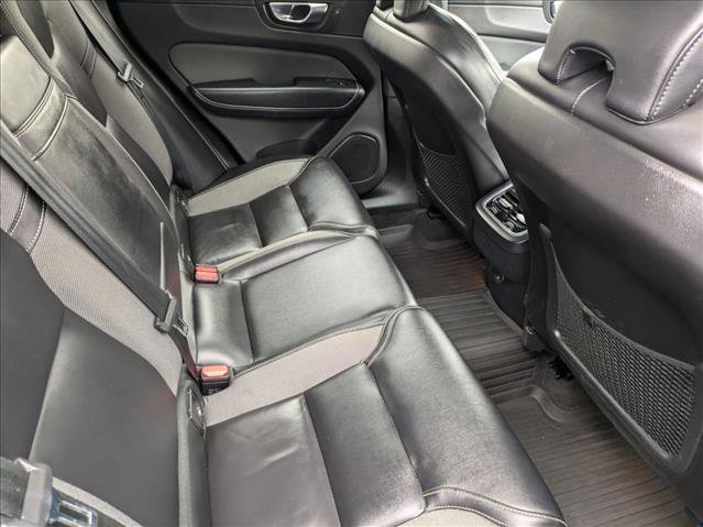 Used 2022 Volvo XC60 B5 R-Design image 18