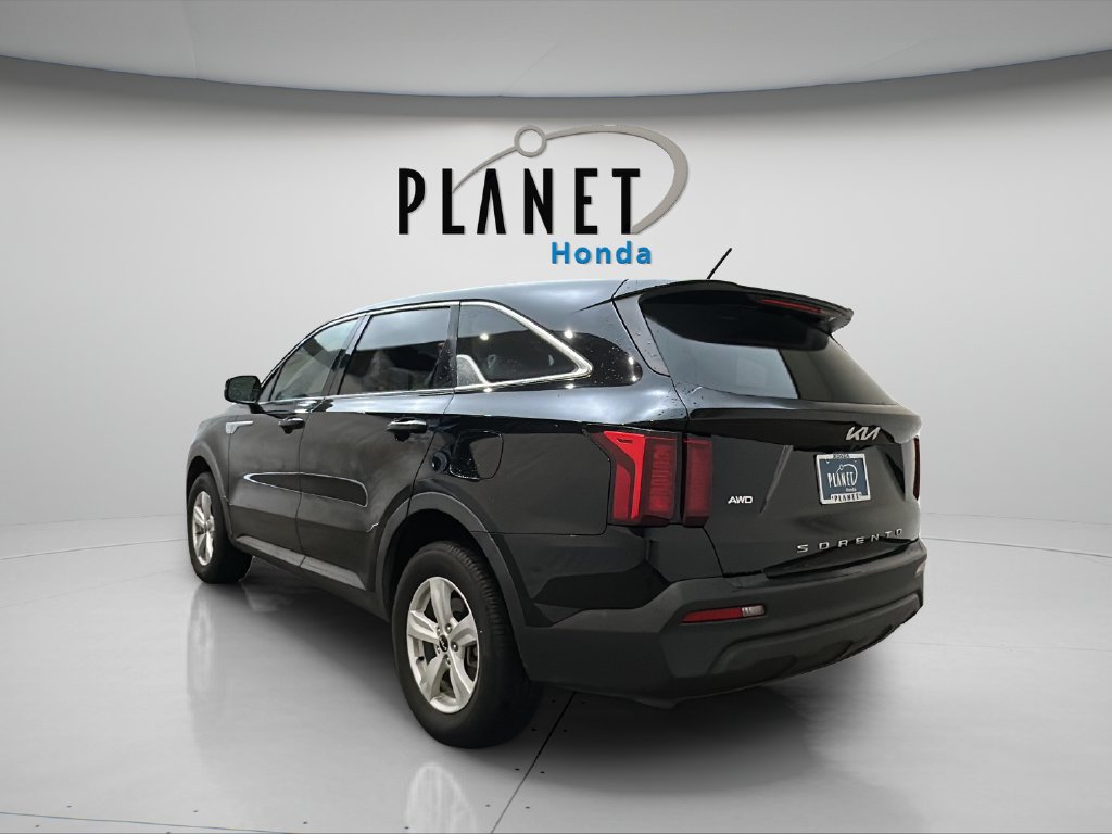 Used 2022 Kia Sorento LX AWD/4WD image 7