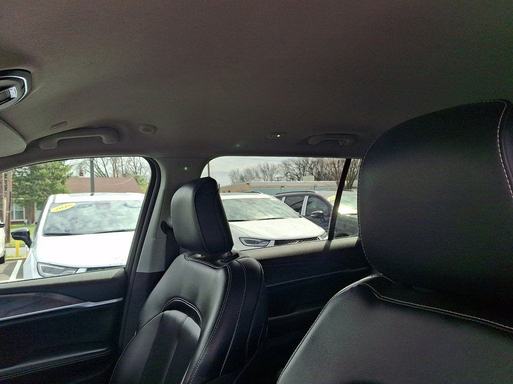 Used 2024 Jeep Grand Cherokee L Limited image 24