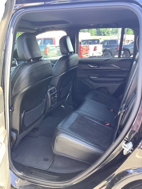 Used 2023 Jeep Grand Cherokee Altitude AWD/4WD image 26