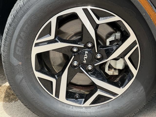 Used 2024 Kia Sportage LX image 7