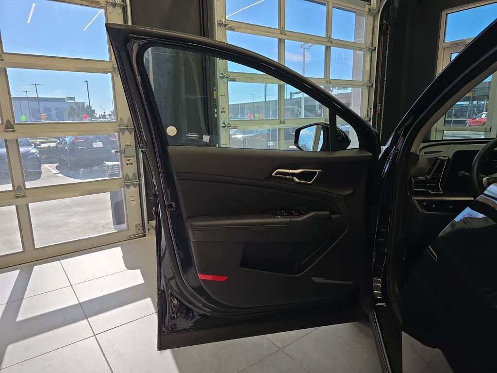 Certified 2025 Kia Sportage EX image 14