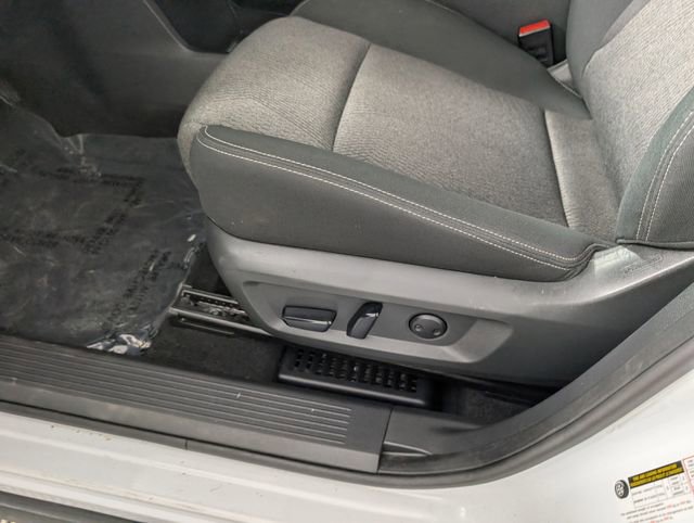 Used 2024 Nissan Rogue SV image 12