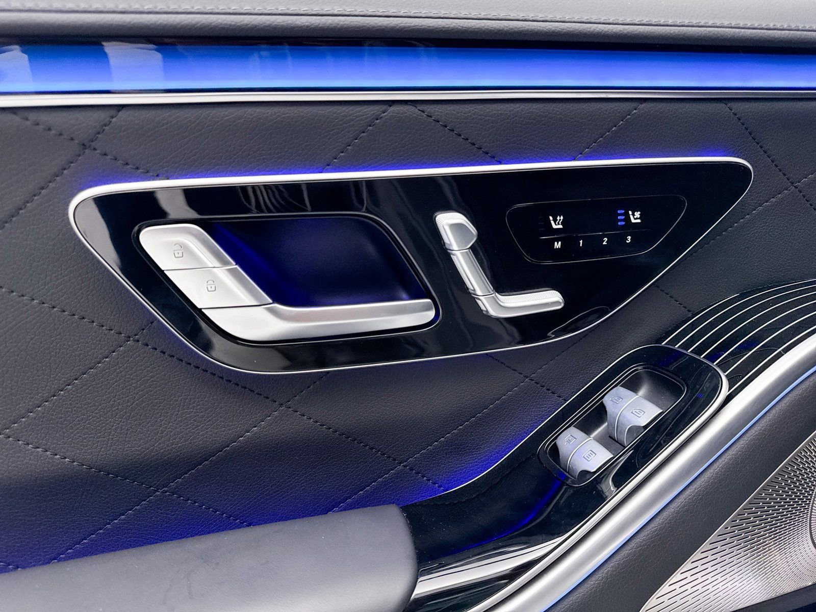 Used 2023 Mercedes-Benz S 500 4MATIC w/ AMG Line image 46