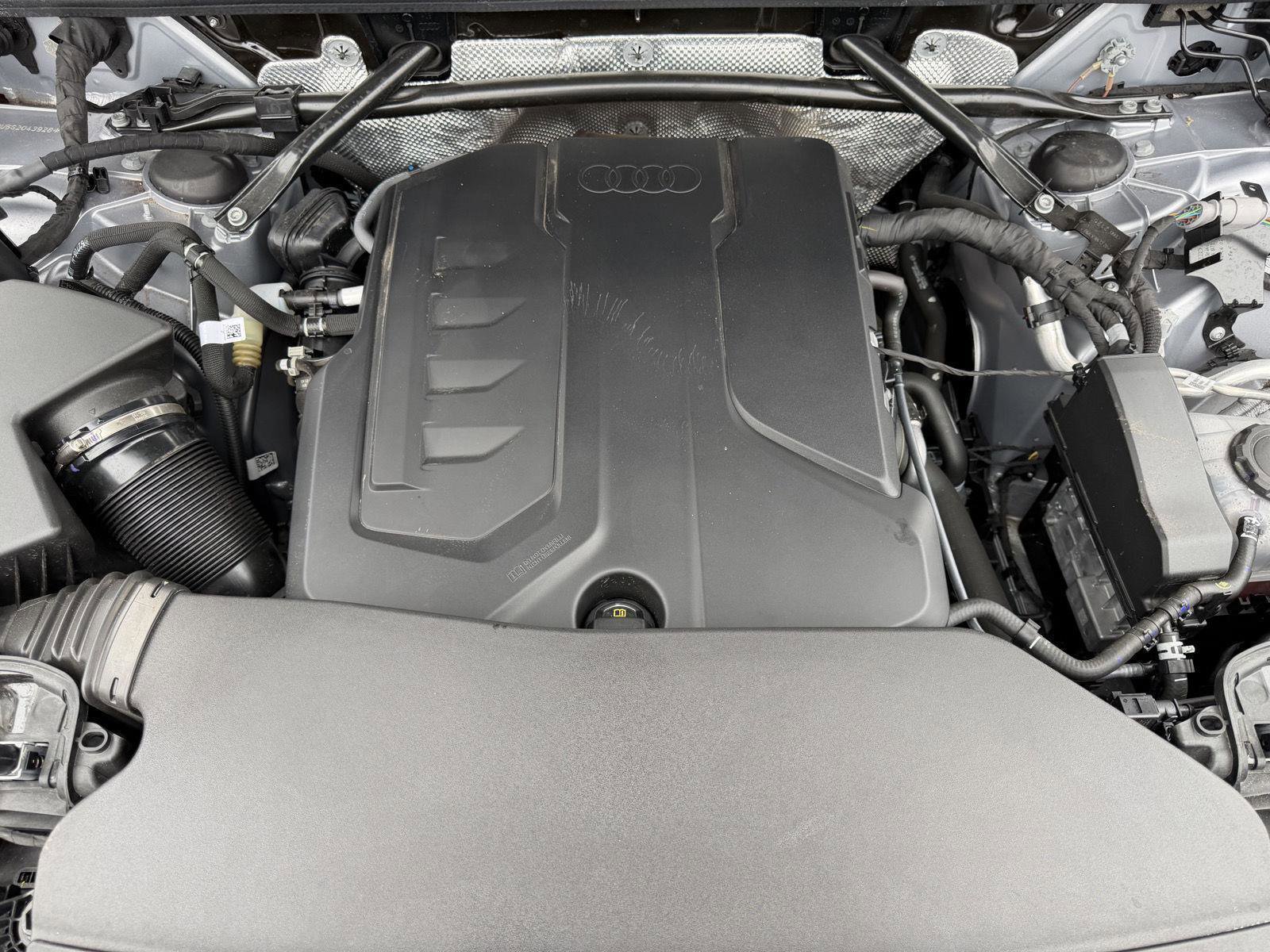 Used 2025 Audi Q5 Premium w/ Convenience Package image 27