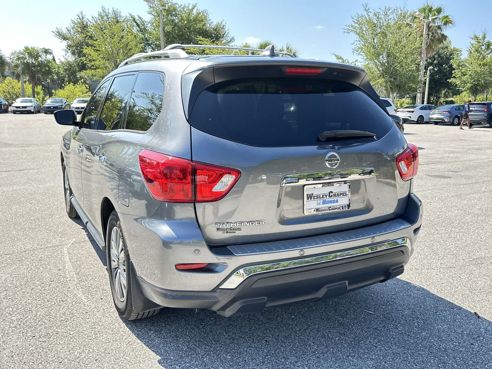 Used 2020 Nissan Pathfinder S FWD image 4