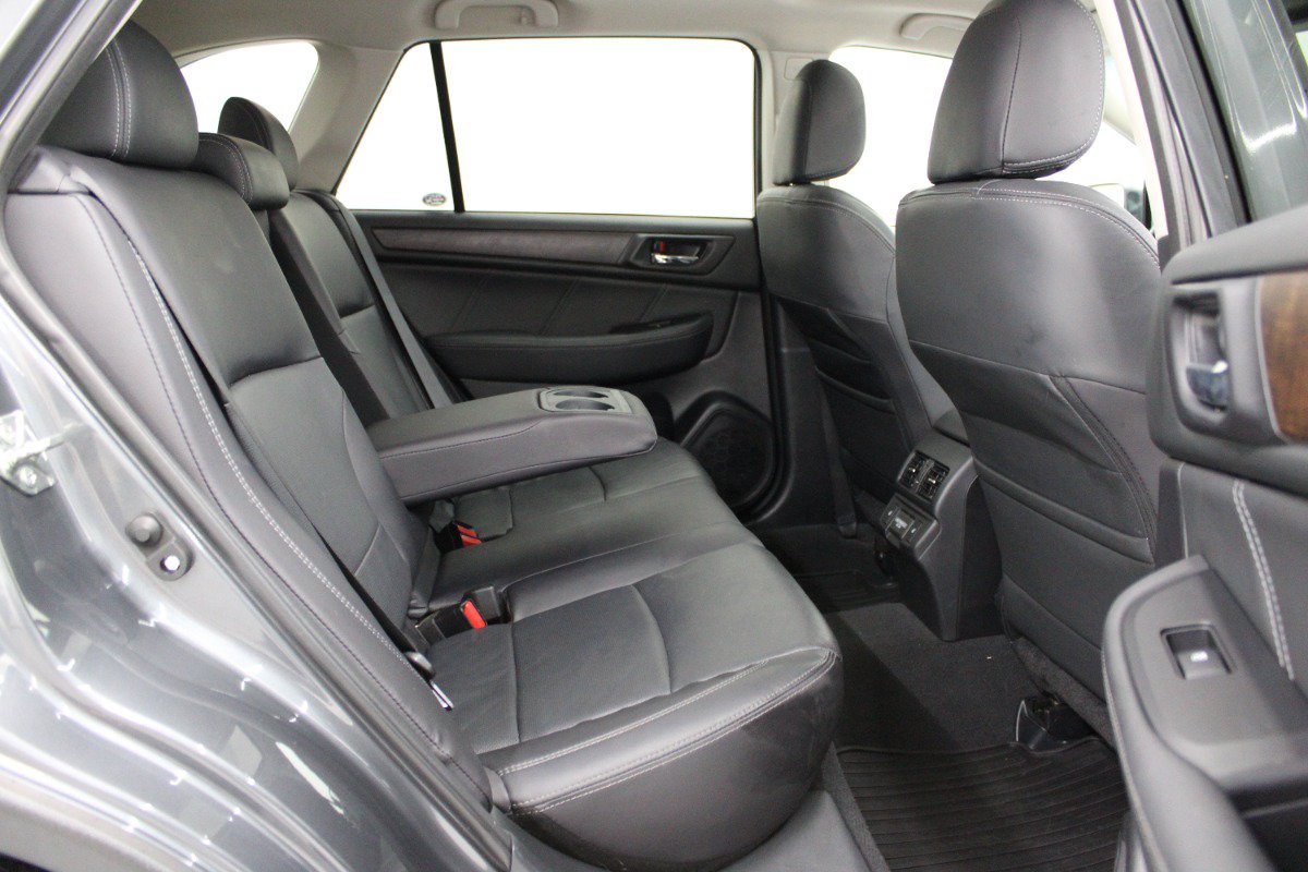 Used 2018 Subaru Outback 3.6R Limited AWD/4WD image 11