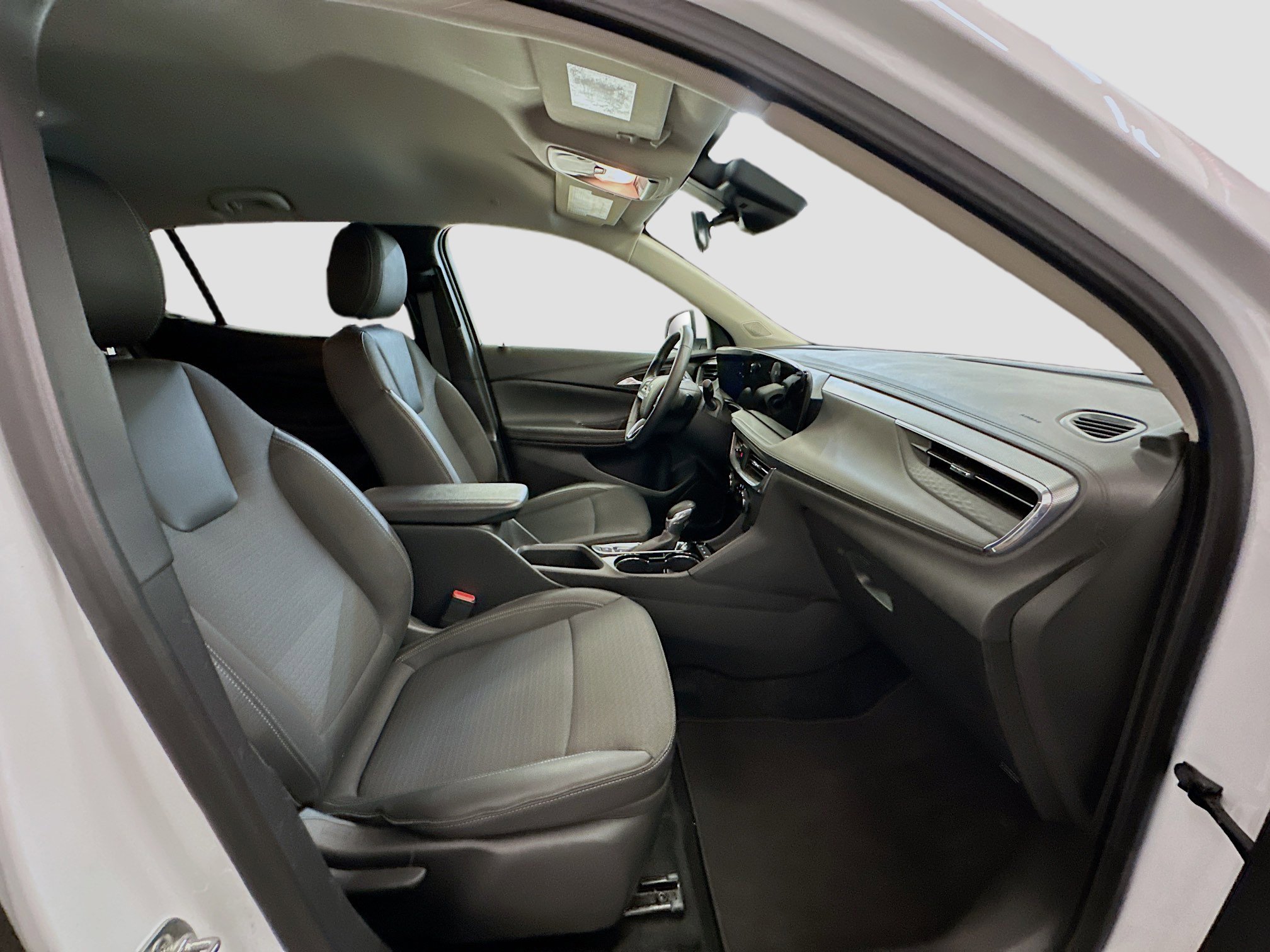 Used 2025 Buick Encore GX Preferred image 32