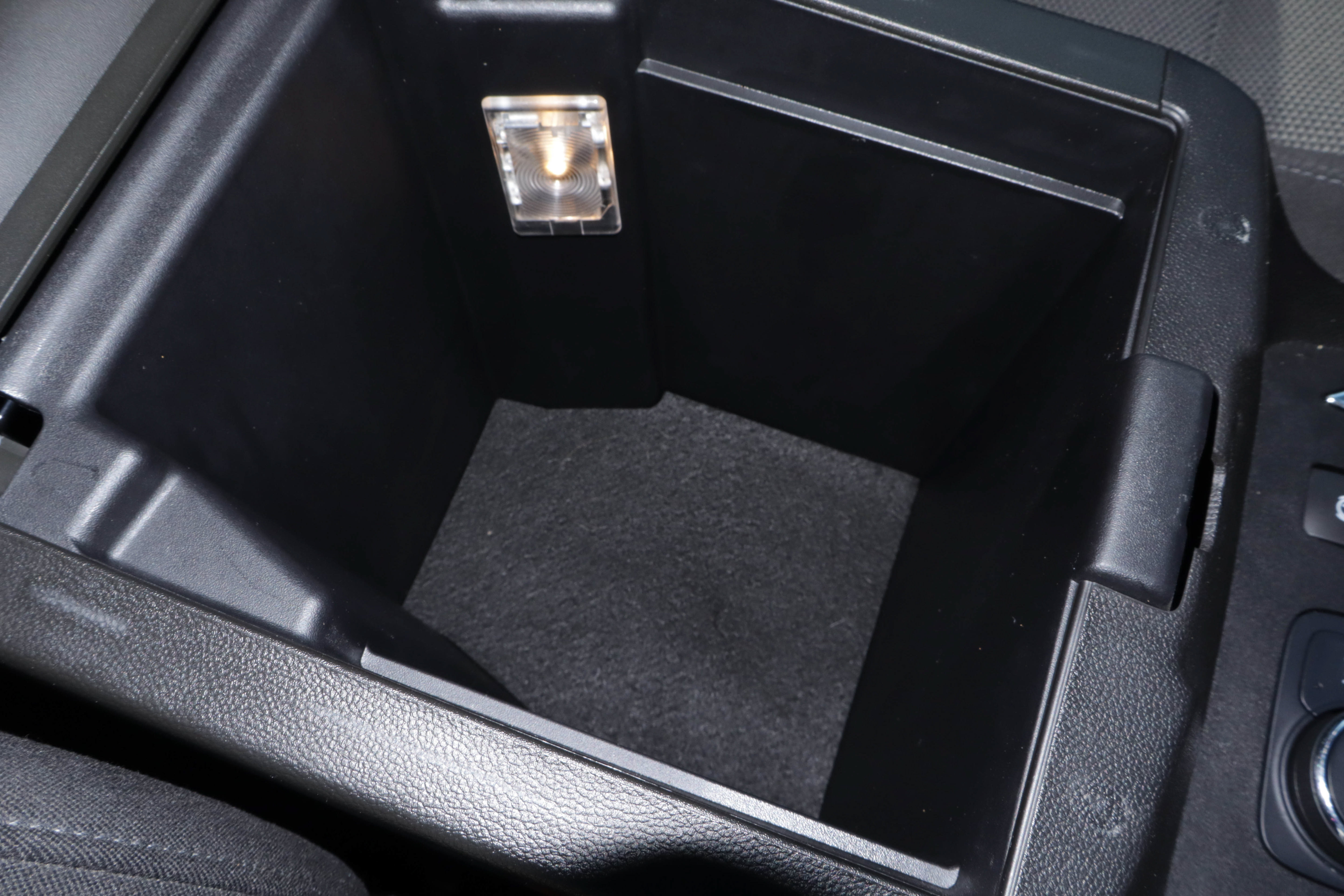 Used 2023 Chevrolet Traverse LT FWD image 26