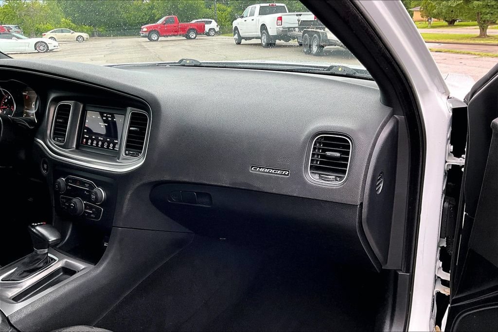 Used 2022 Dodge Charger SXT RWD image 12