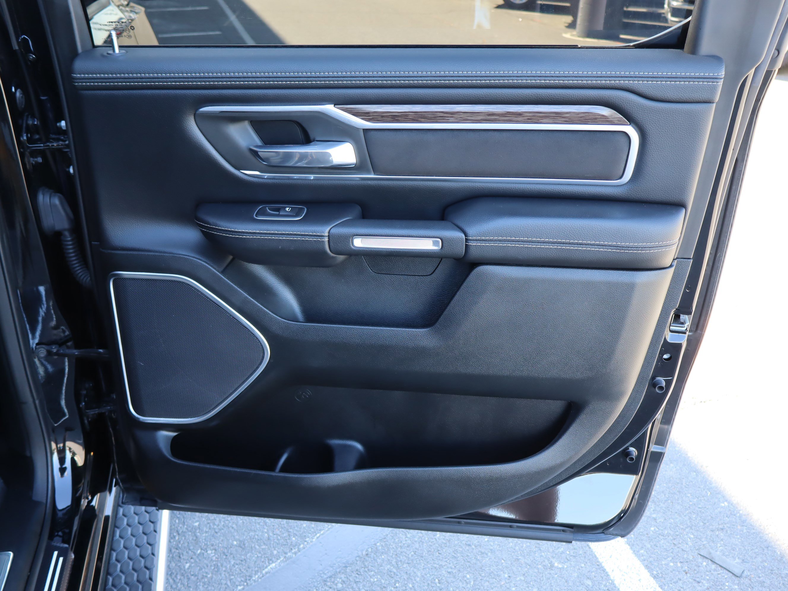 Used 2020 RAM 1500 Laramie AWD/4WD image 35