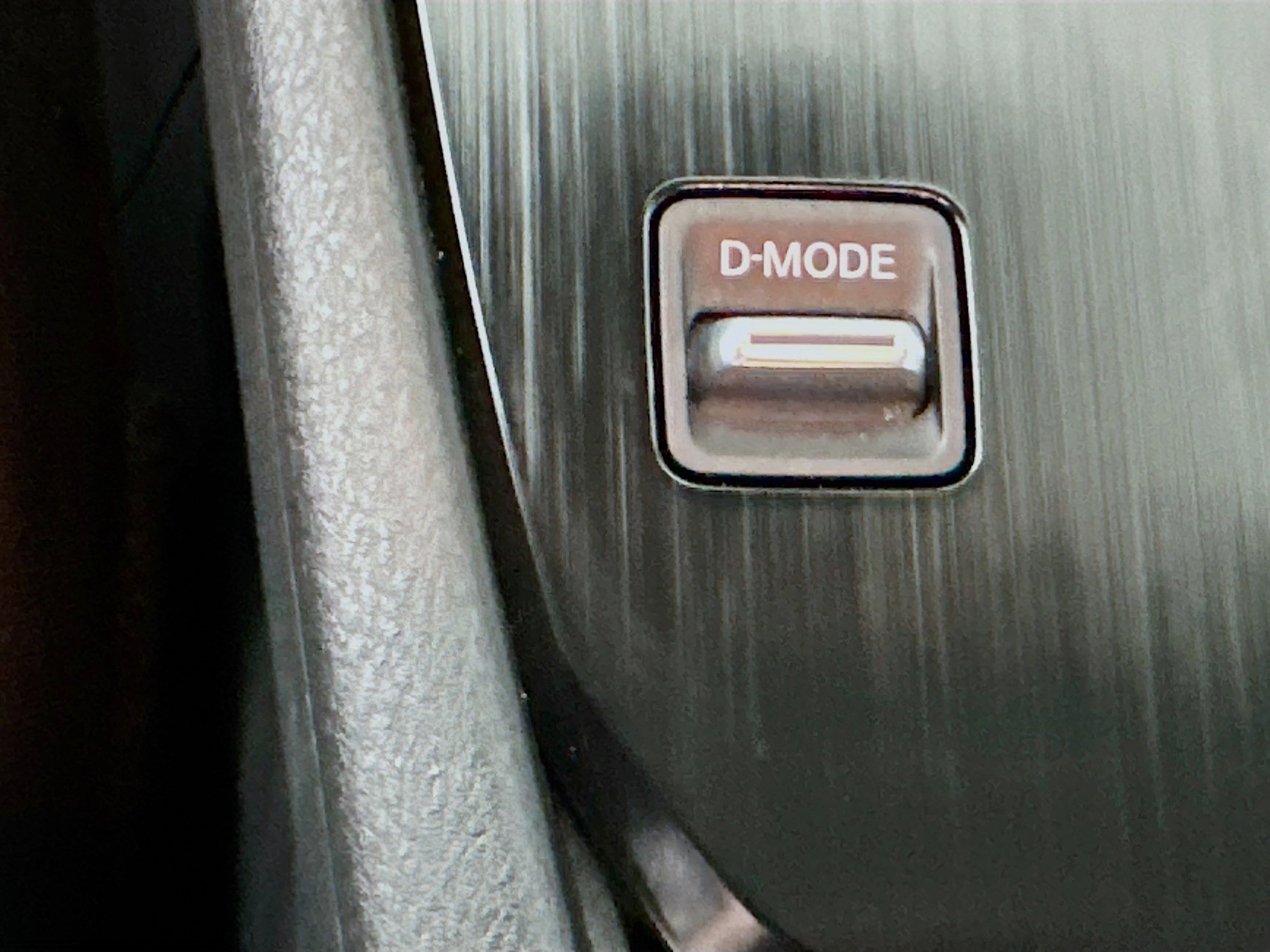 Used 2023 Nissan Rogue SV image 25