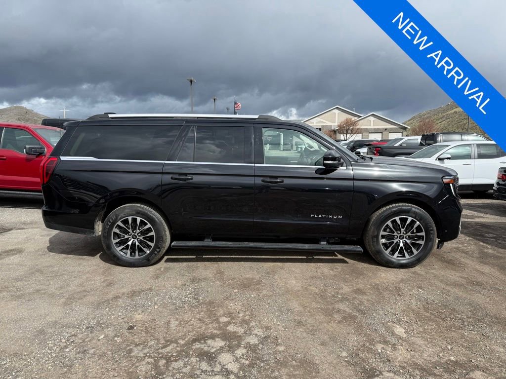 Used 2025 Ford Expedition Max Platinum AWD/4WD image 3