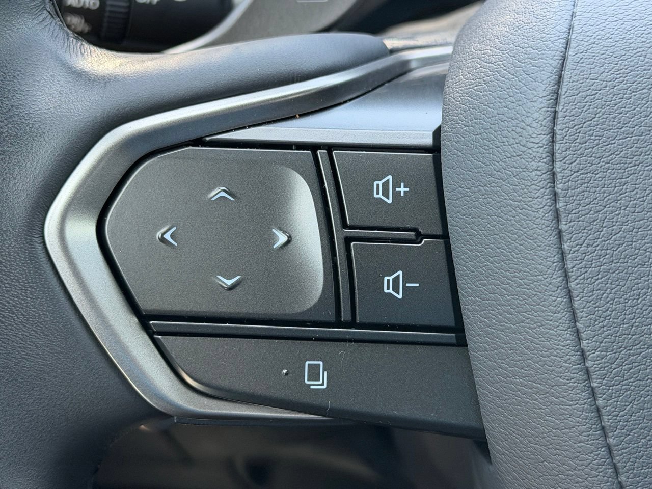 Used 2024 Lexus RX 350 FWD w/ Convenience Package image 18