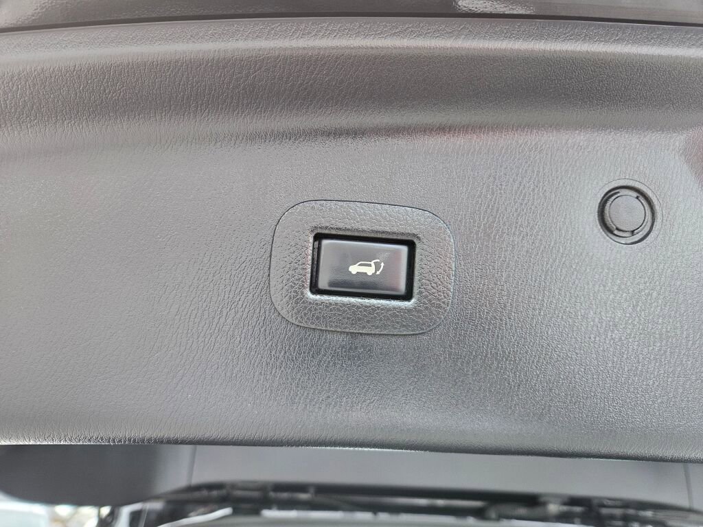 Used 2018 Nissan Armada Platinum w/ Captain Seat Package AWD/4WD image 20