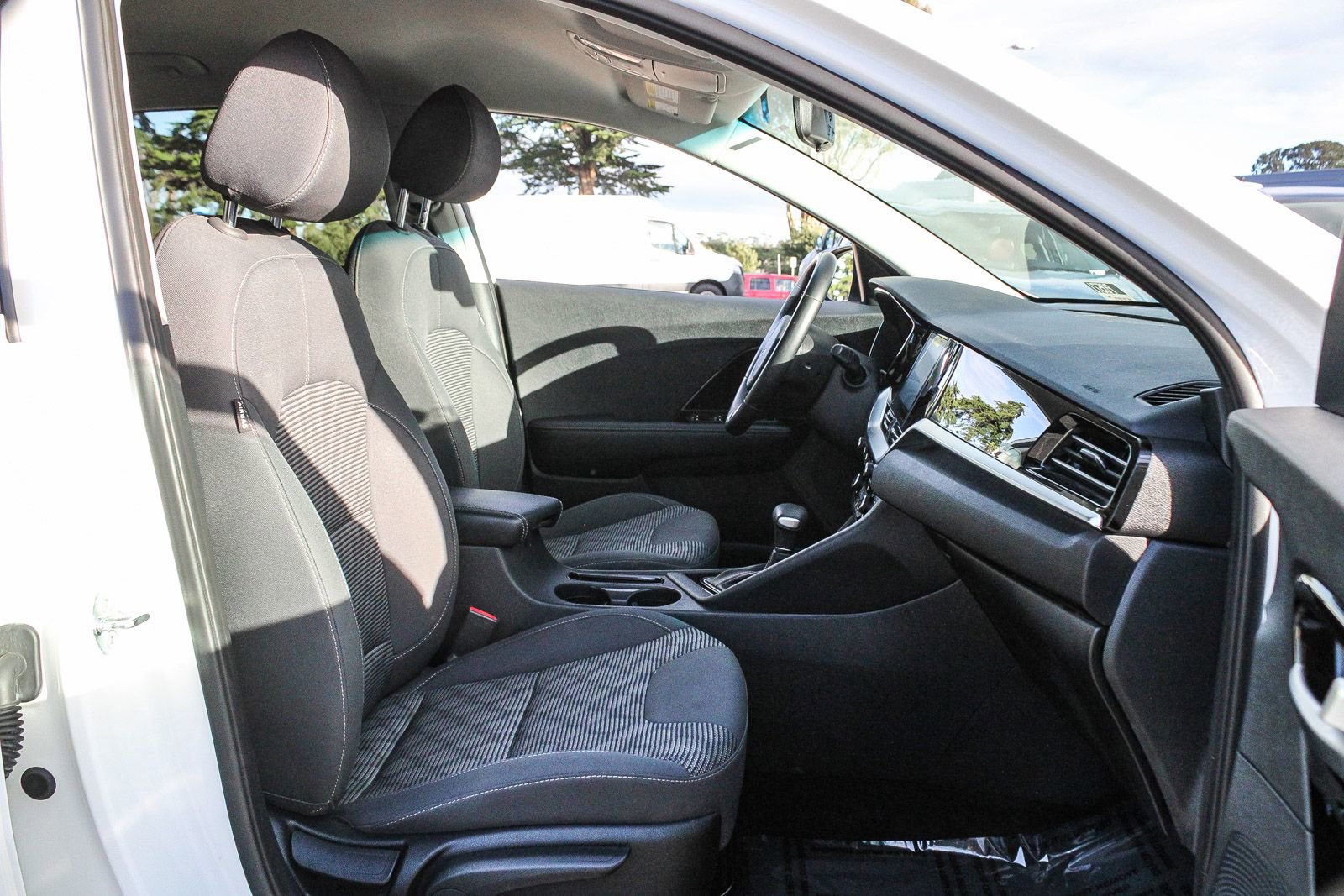 Used 2022 Kia Niro LXS w/ Digital Cluster Package image 18