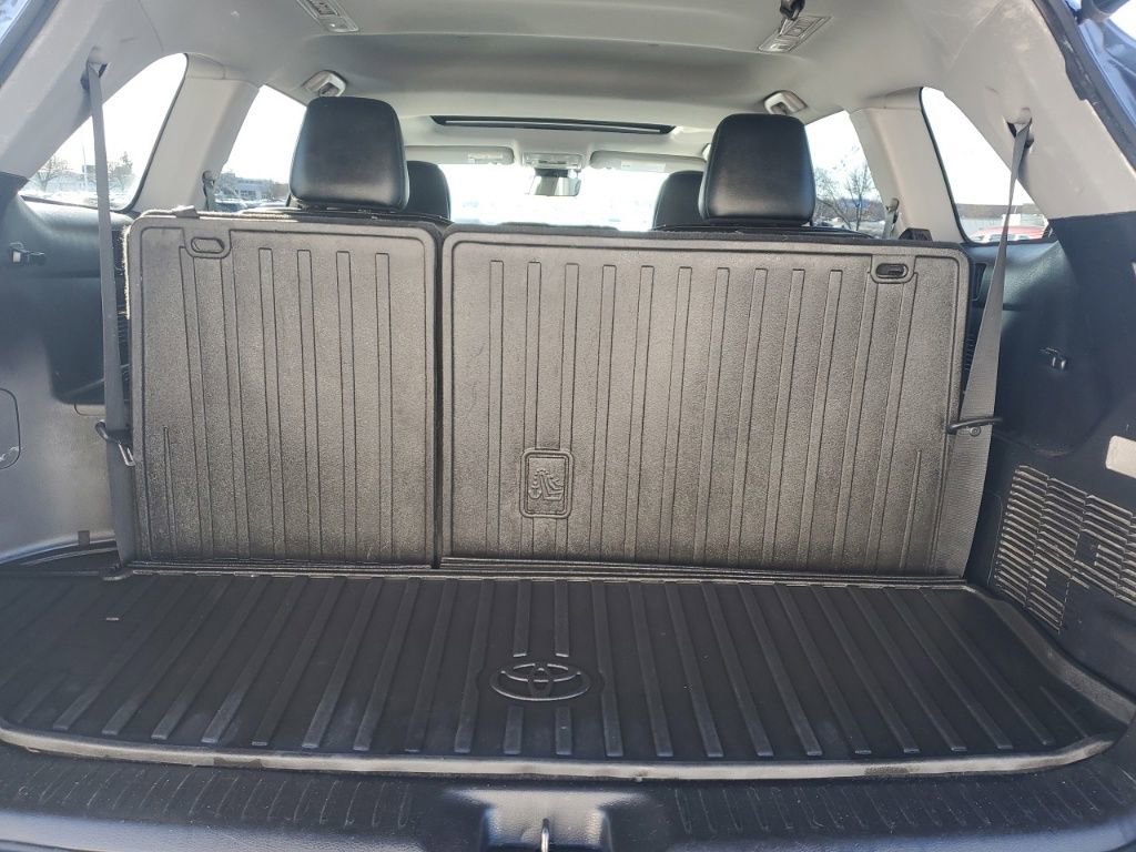 Used 2019 Toyota Highlander XLE image 29