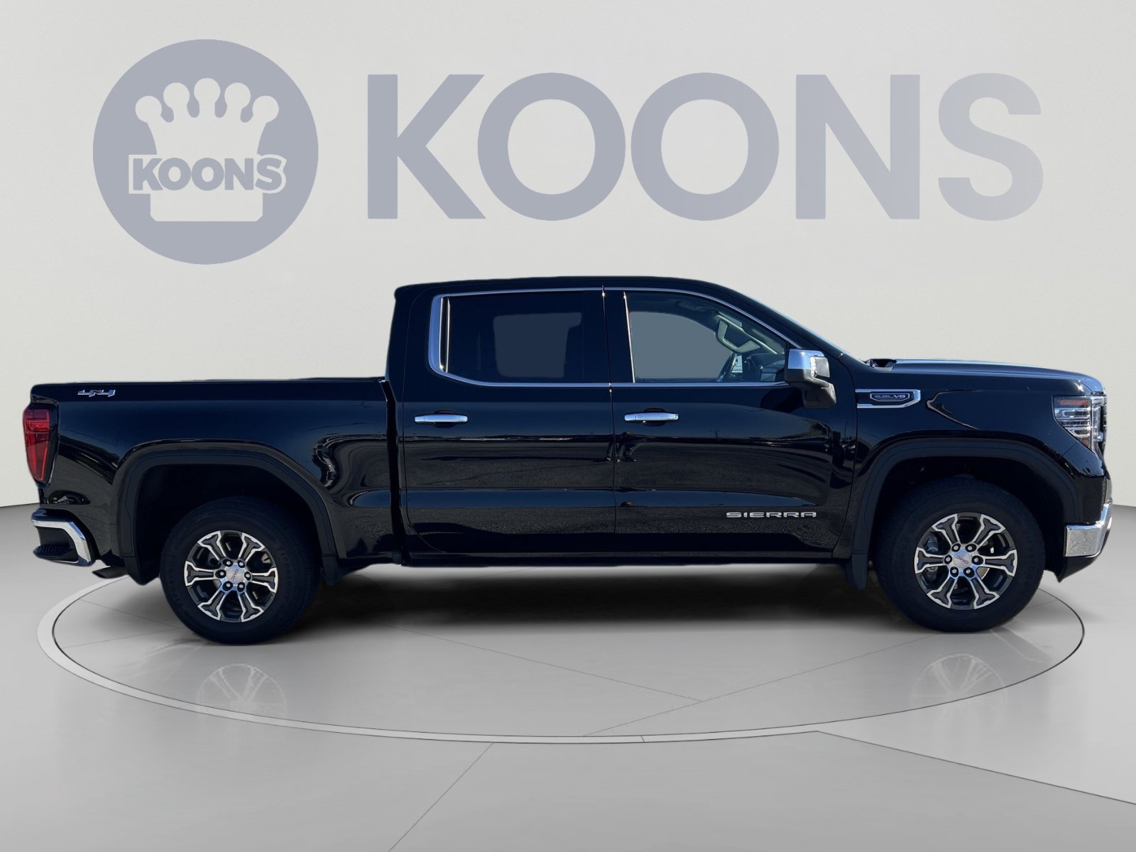 Used 2025 GMC Sierra 1500 SLT AWD/4WD image 8
