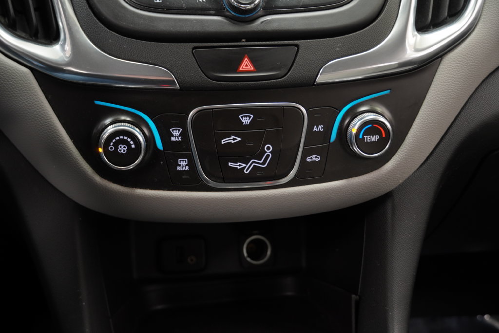 Used 2018 Chevrolet Equinox LT FWD image 26