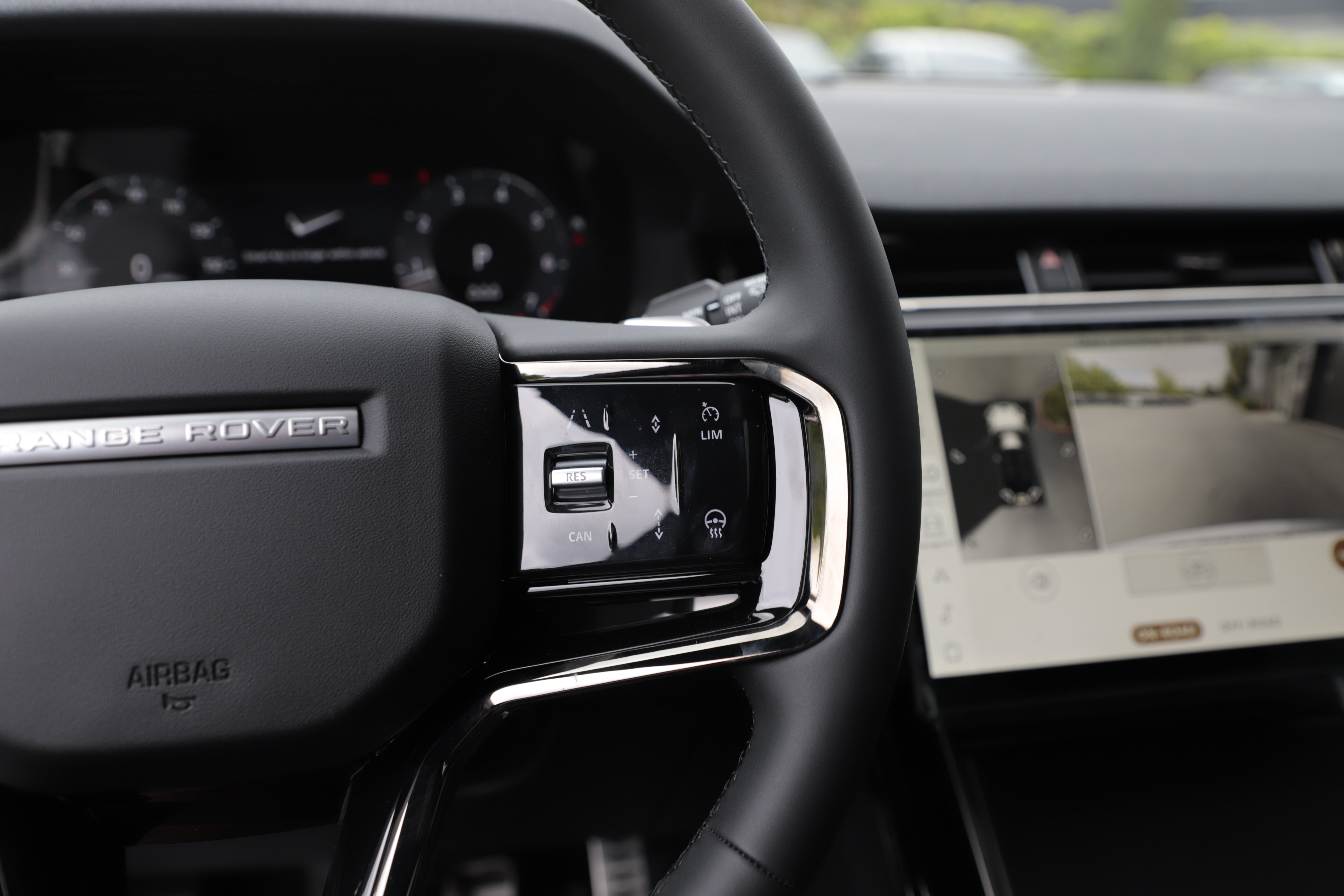 New 2026 Land Rover Range Rover Evoque Dynamic SE AWD/4WD image 24