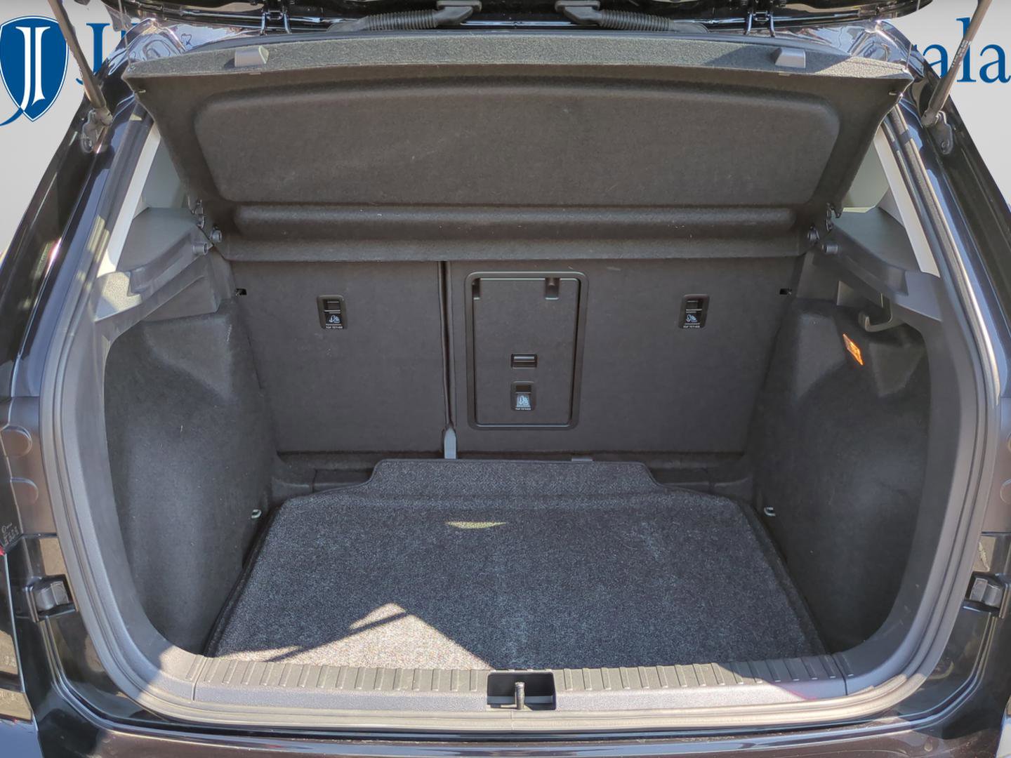 Used 2023 Volkswagen Taos SE image 12