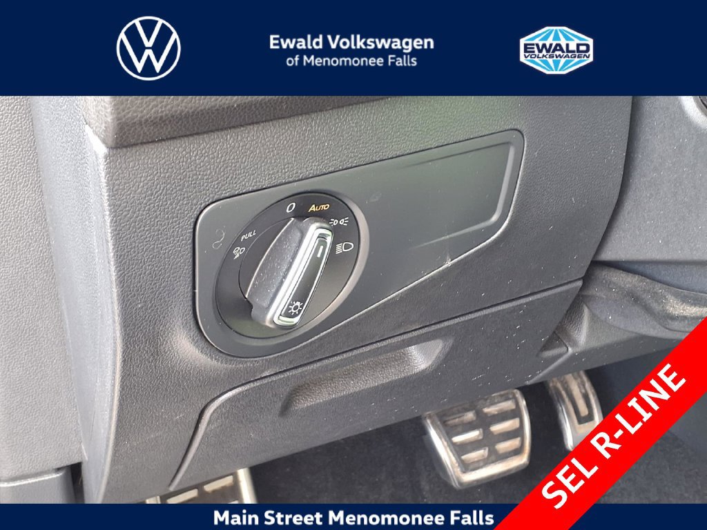Used 2024 Volkswagen Tiguan SEL R-Line AWD/4WD image 13