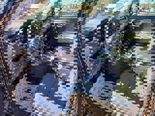 Used 2023 Toyota RAV4 XLE w/ Convenience Package image 10