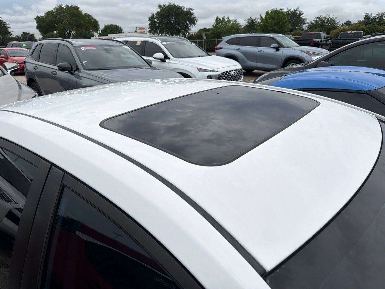Used 2019 Toyota Corolla SE w/ SE Premium Package FWD image 5