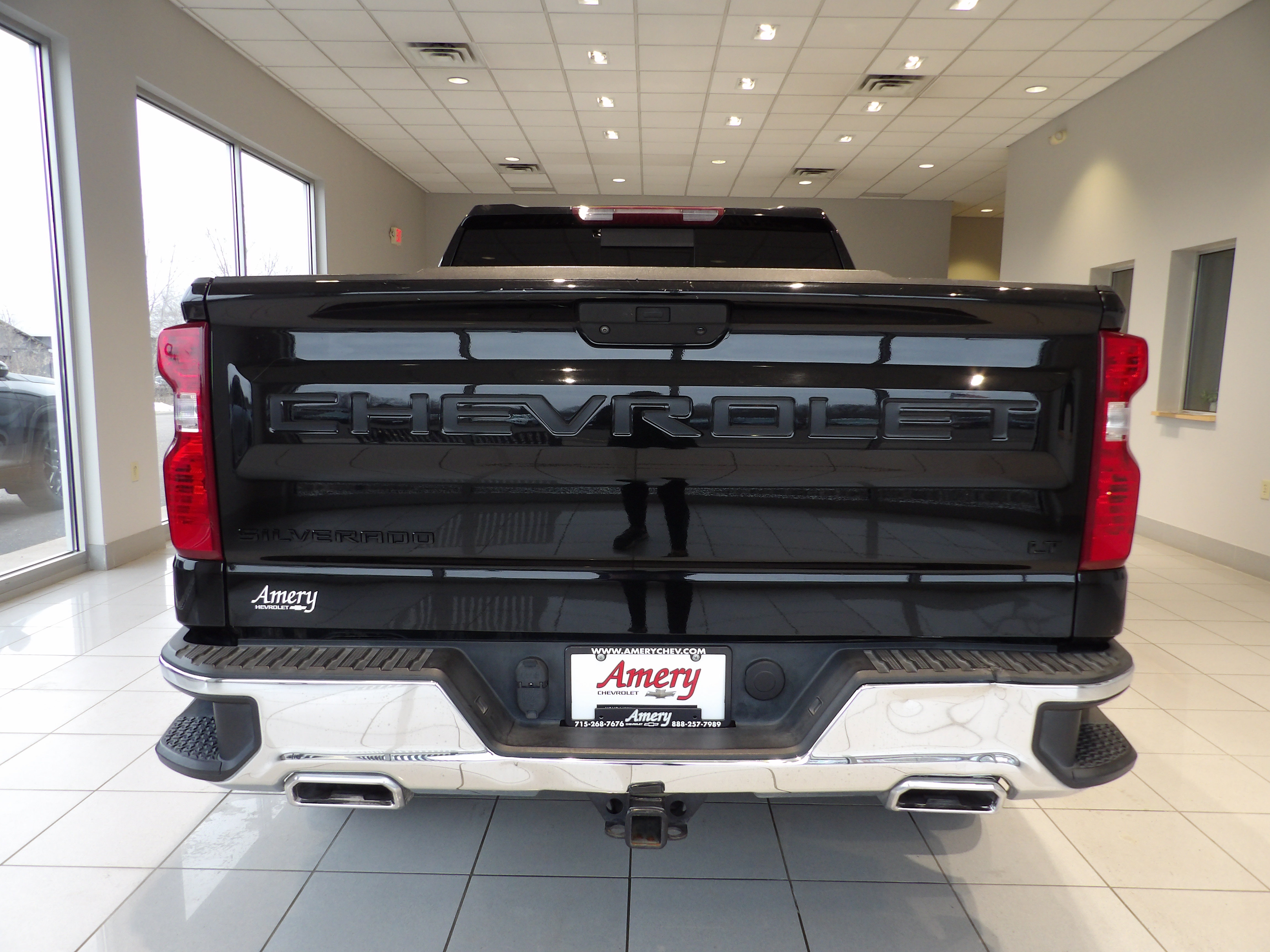 Used 2021 Chevrolet Silverado 1500 LT w/ Z71 Off-Road Package AWD/4WD image 5