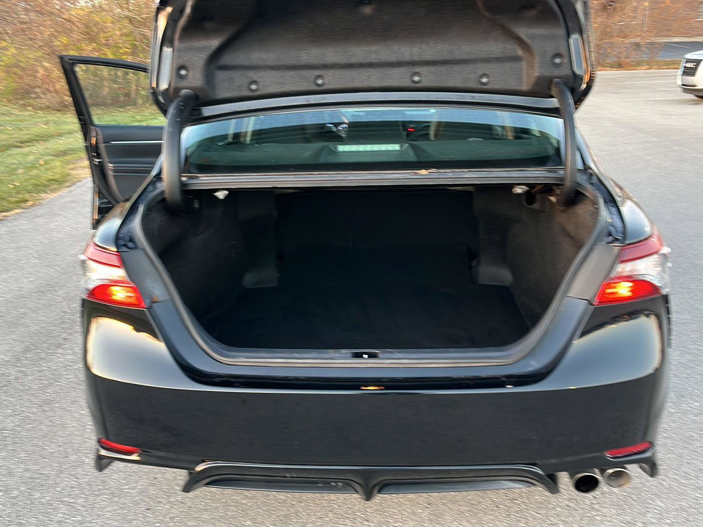 Used 2023 Toyota Camry SE image 25