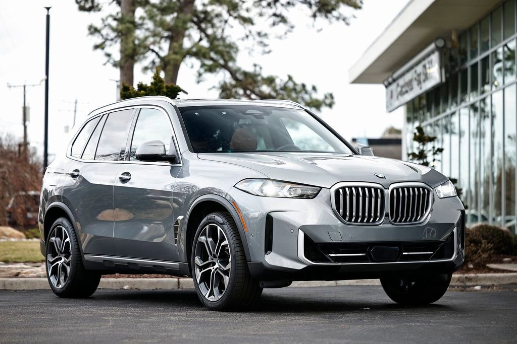 Certified 2025 BMW X5 sDrive40i w/ Premium Package image 1