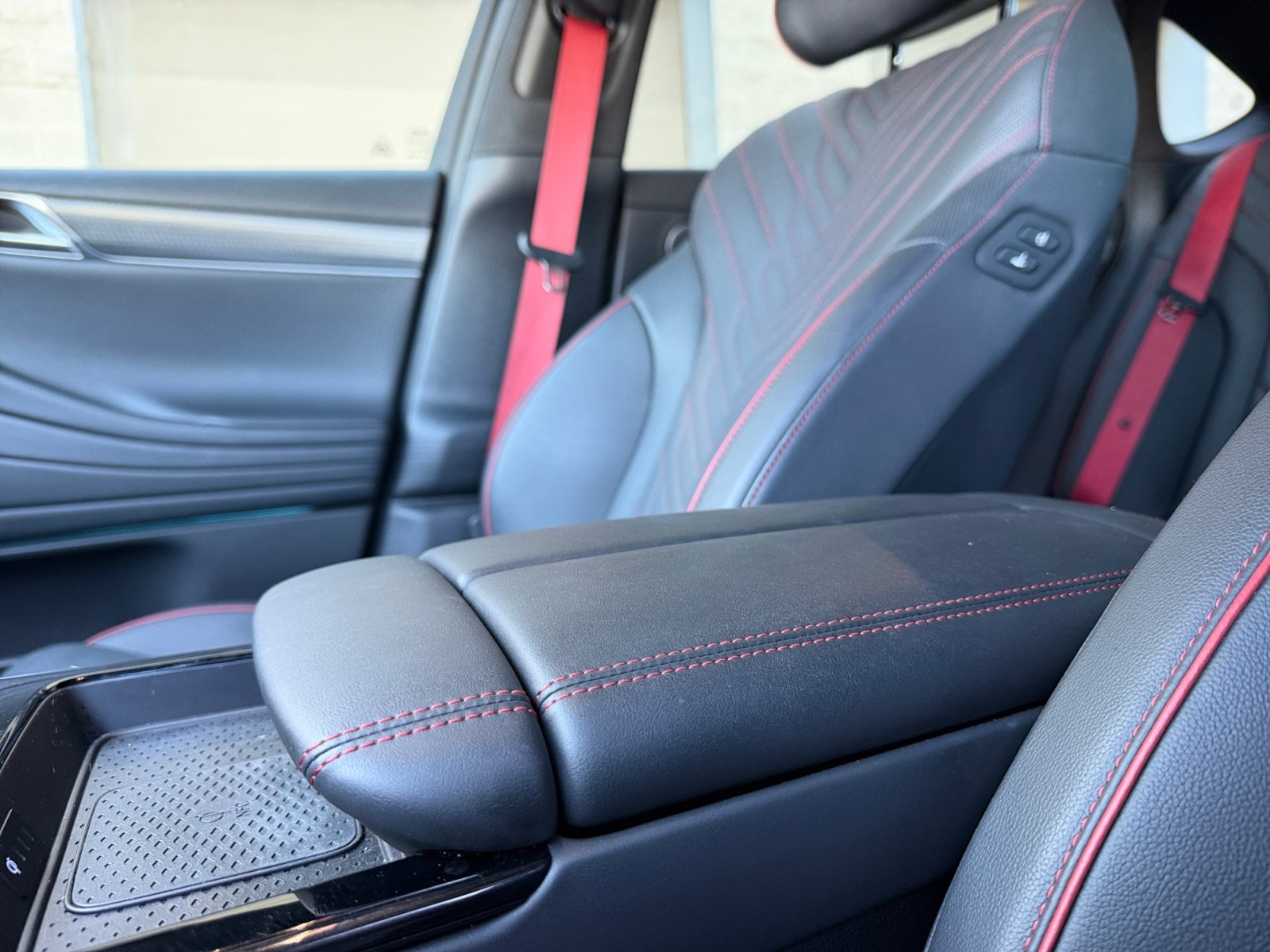 Used 2025 Genesis G80 3.5T Sport AWD/4WD image 15