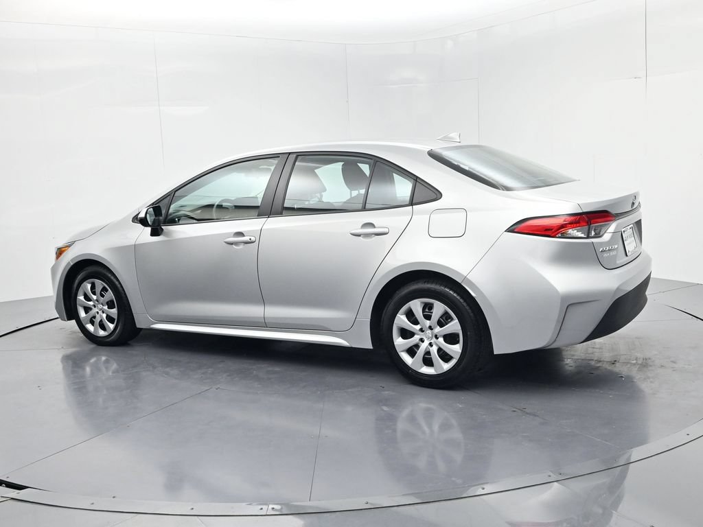 Used 2023 Toyota Corolla LE FWD image 5