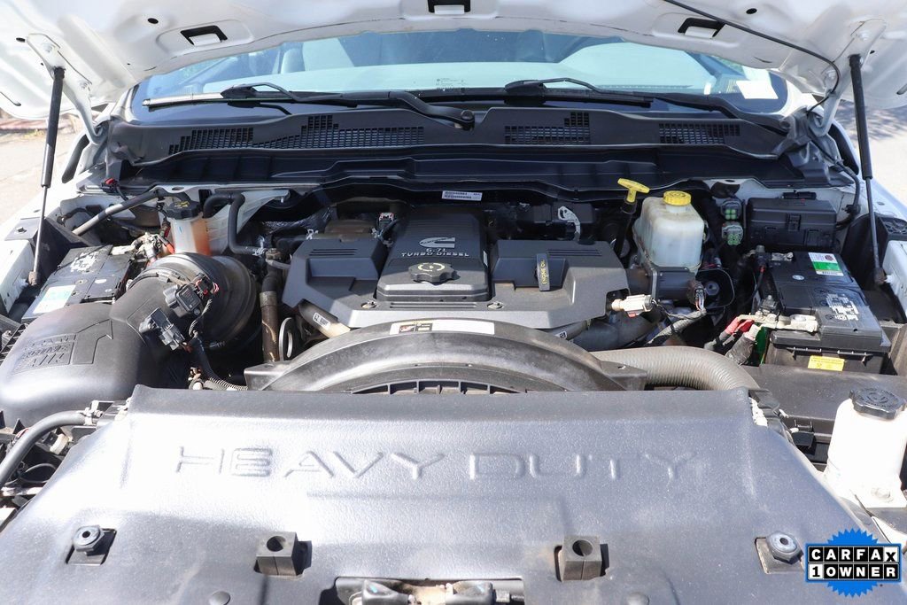 Used 2016 RAM 5500 Tradesman w/ Chrome Appearance Group image 13