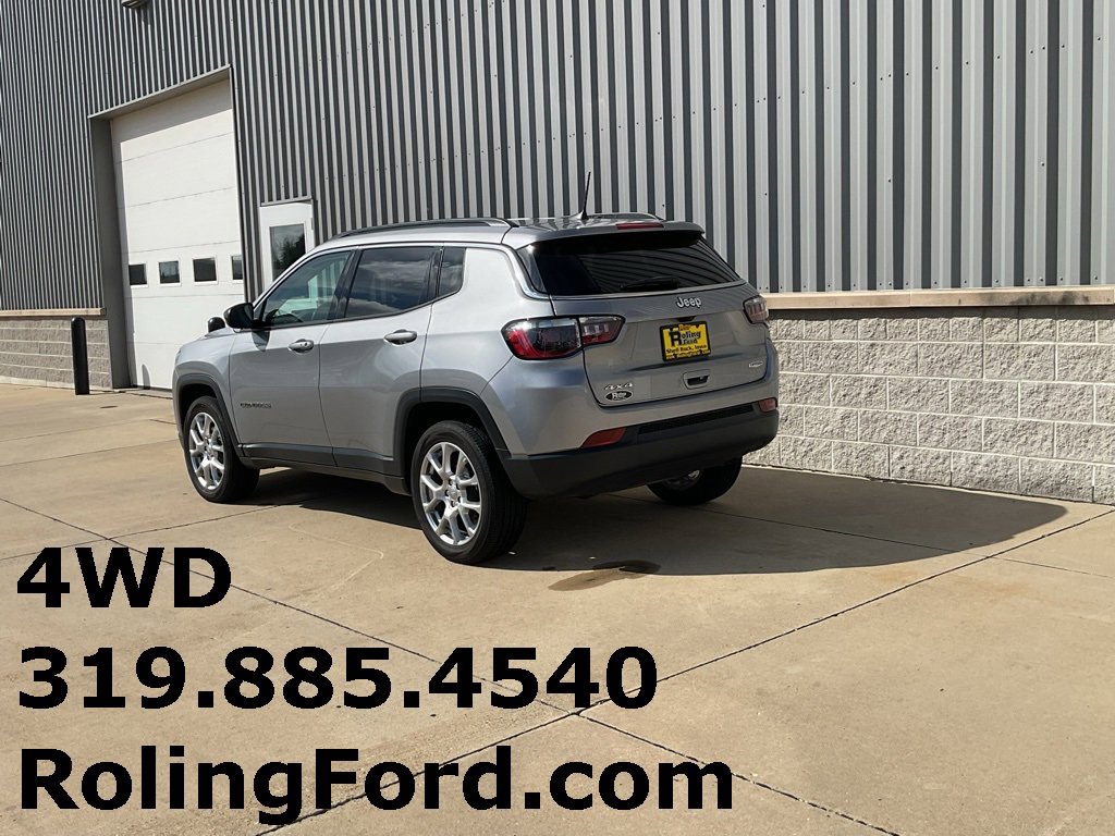 Used 2022 Jeep Compass Latitude image 3