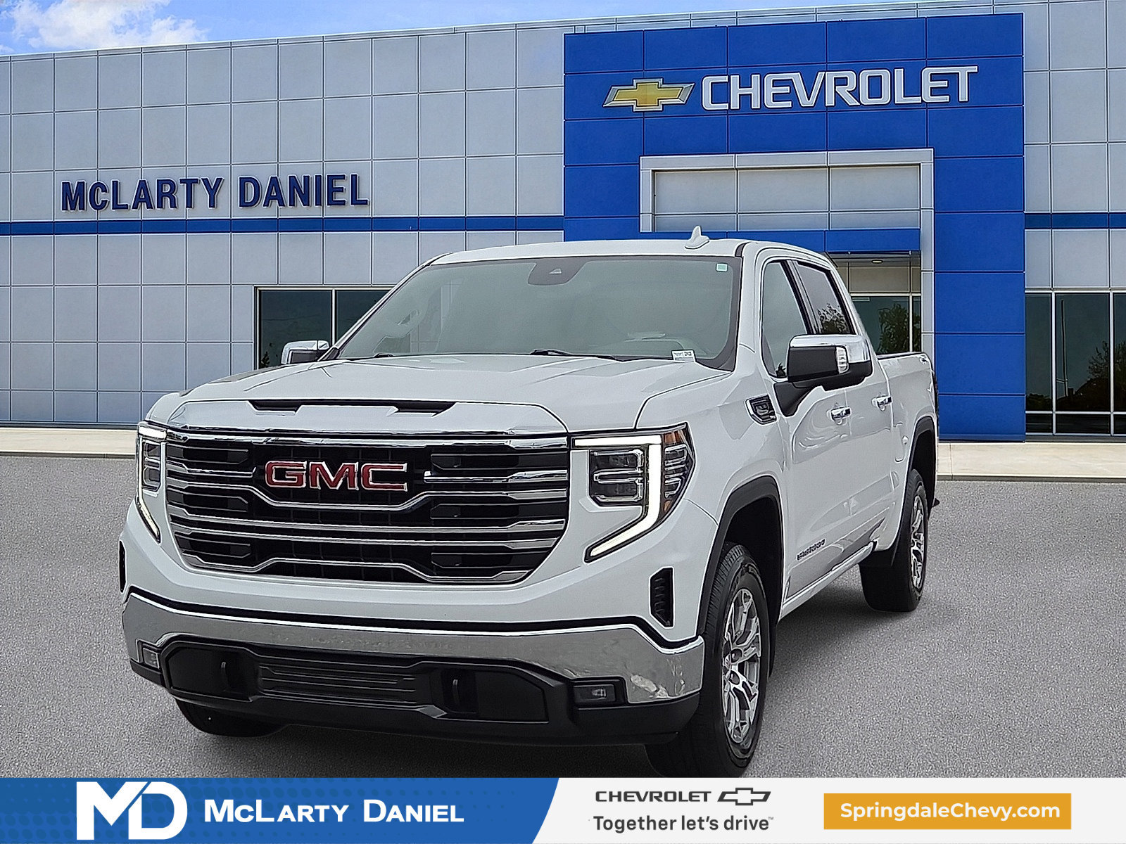 Certified 2025 GMC Sierra 1500 SLT AWD/4WD image 2